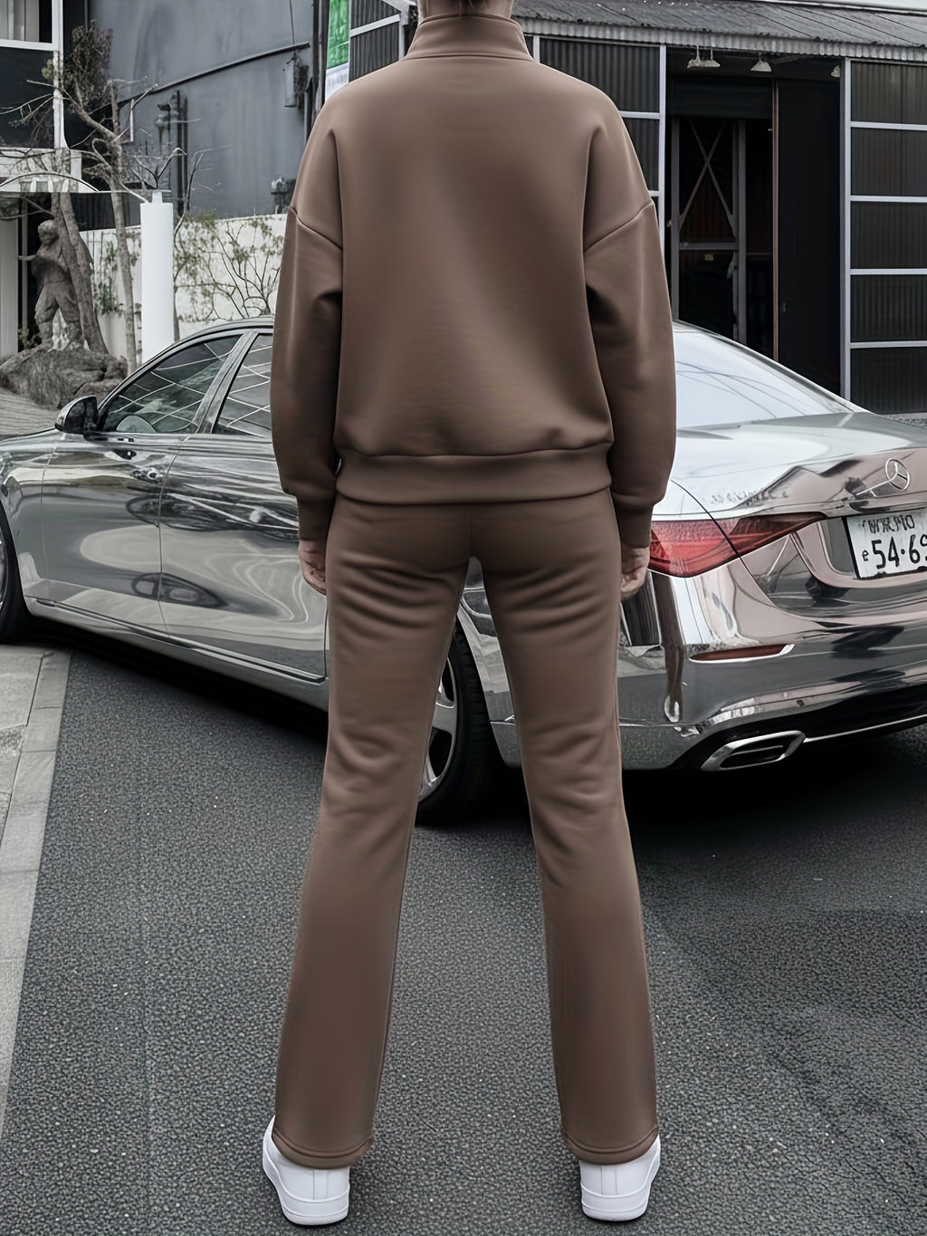 Casual Sweatshirt and Jogger Set for Women – Comfortable Fall/Winter Outfit