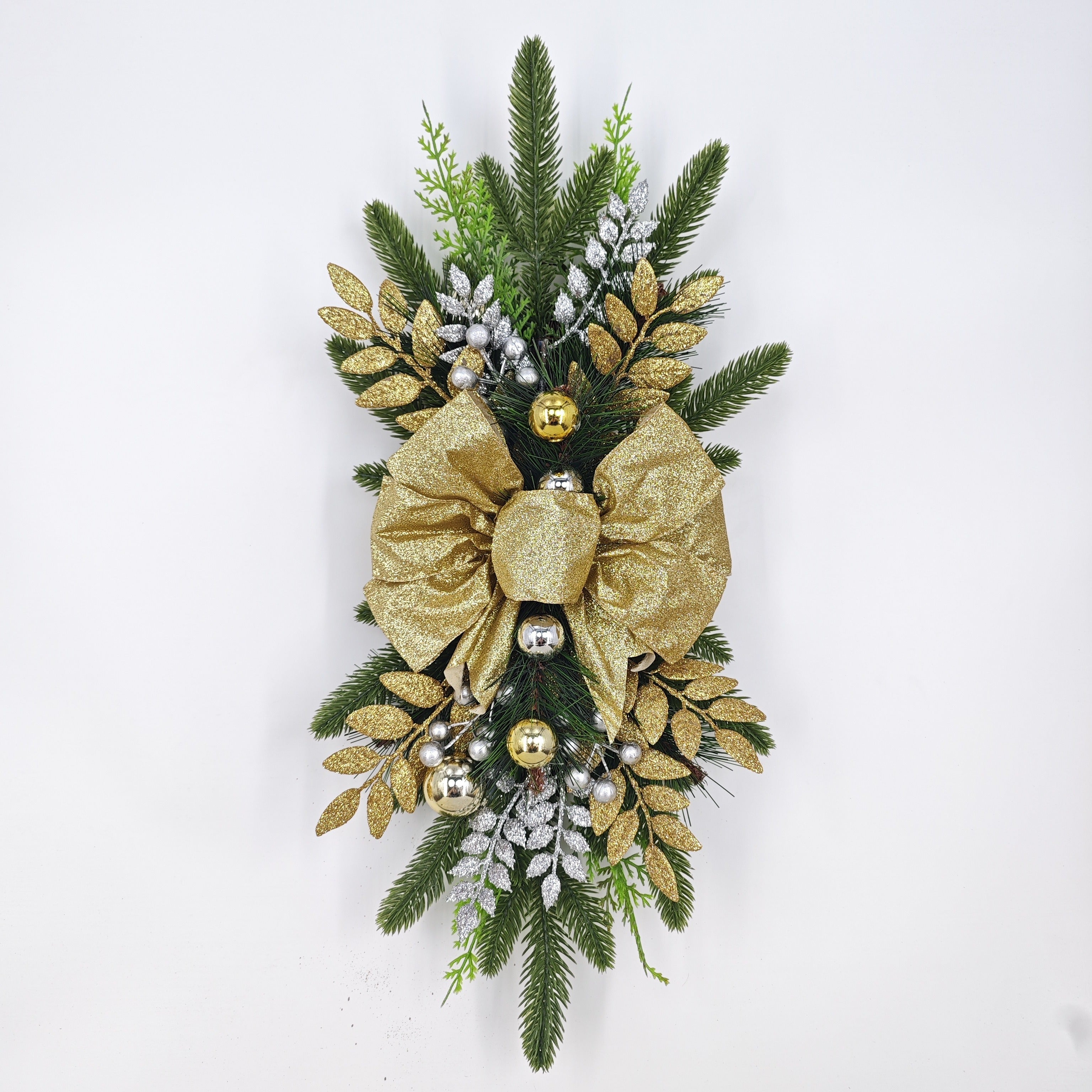 Elegant Christmas Teardrop Swags – Soft Glow, No Electricity Needed