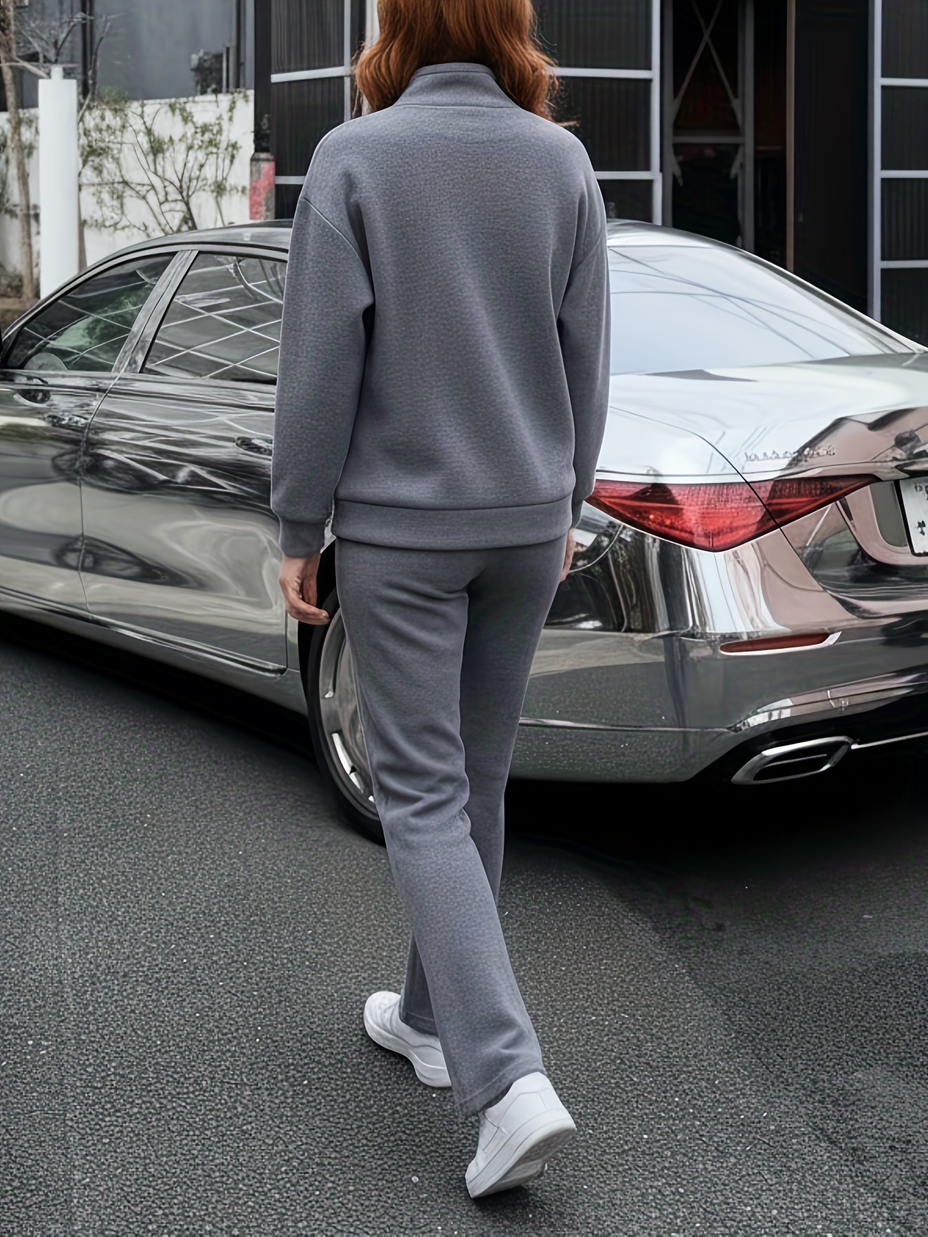 Casual Sweatshirt and Jogger Set for Women – Comfortable Fall/Winter Outfit