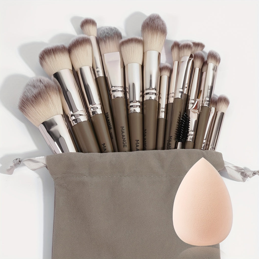 MAANGE Professional Makeup Brush Set – Complete Set with Flannel Bag and Makeup Sponge