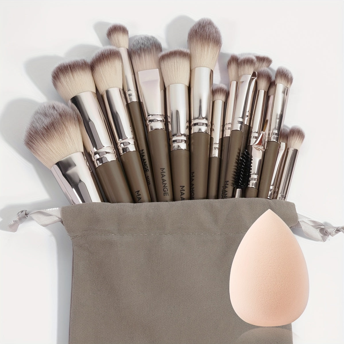 MAANGE Professional Makeup Brush Set – Complete Set with Flannel Bag and Makeup Sponge