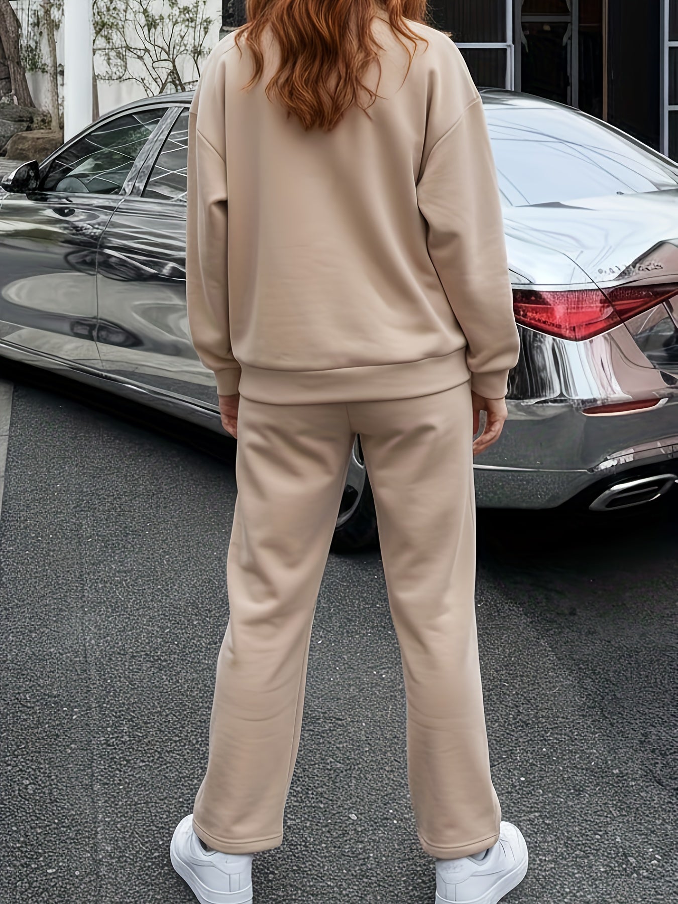 Casual Sweatshirt and Jogger Set for Women – Comfortable Fall/Winter Outfit