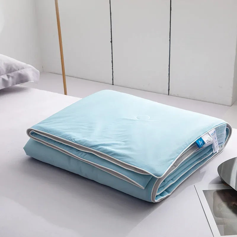 Ultra-Soft Ice Silk Summer Cooling Blanket – Lightweight & Breathable Comforter