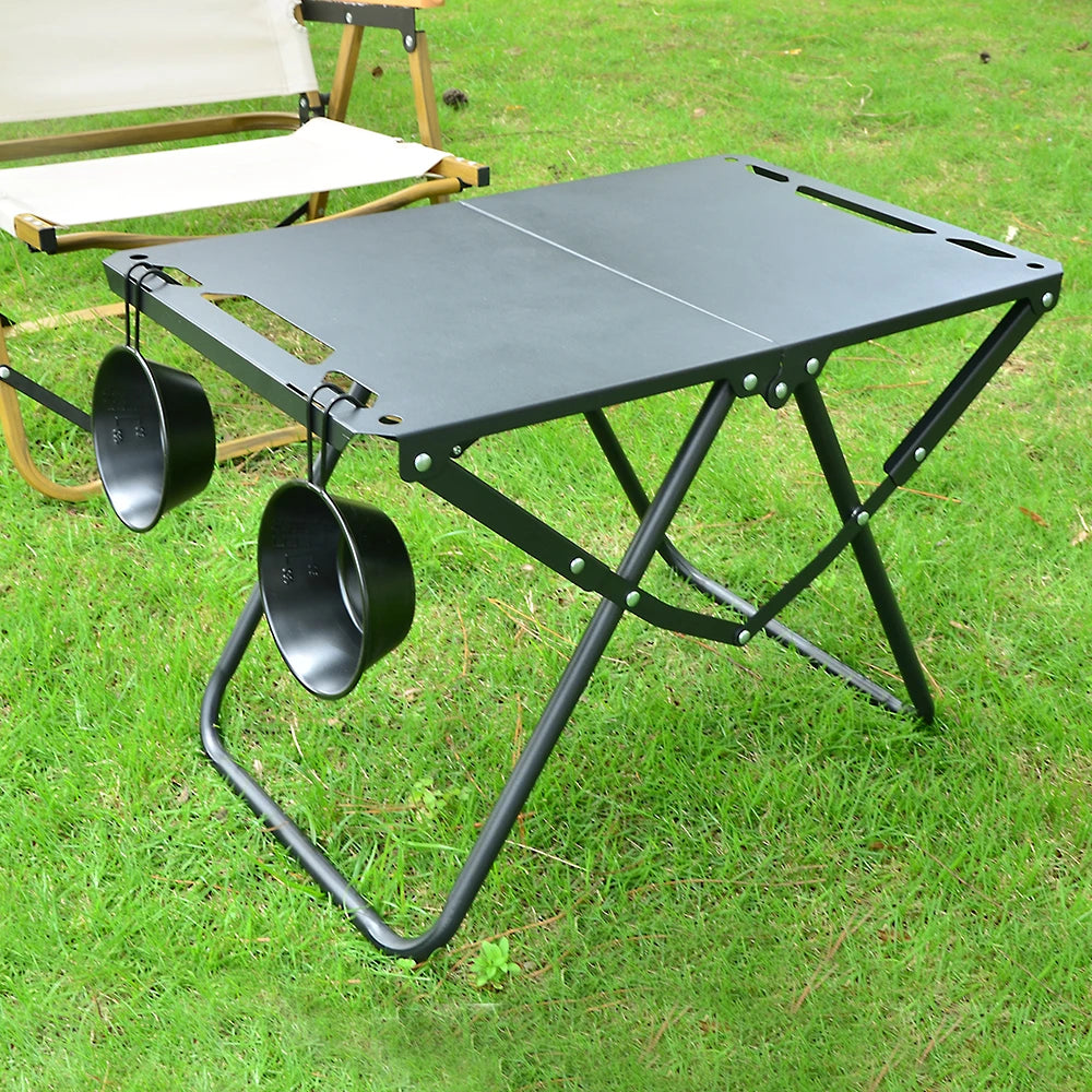 Foldable Outdoor Table – Lightweight Picnic and Beach Design
