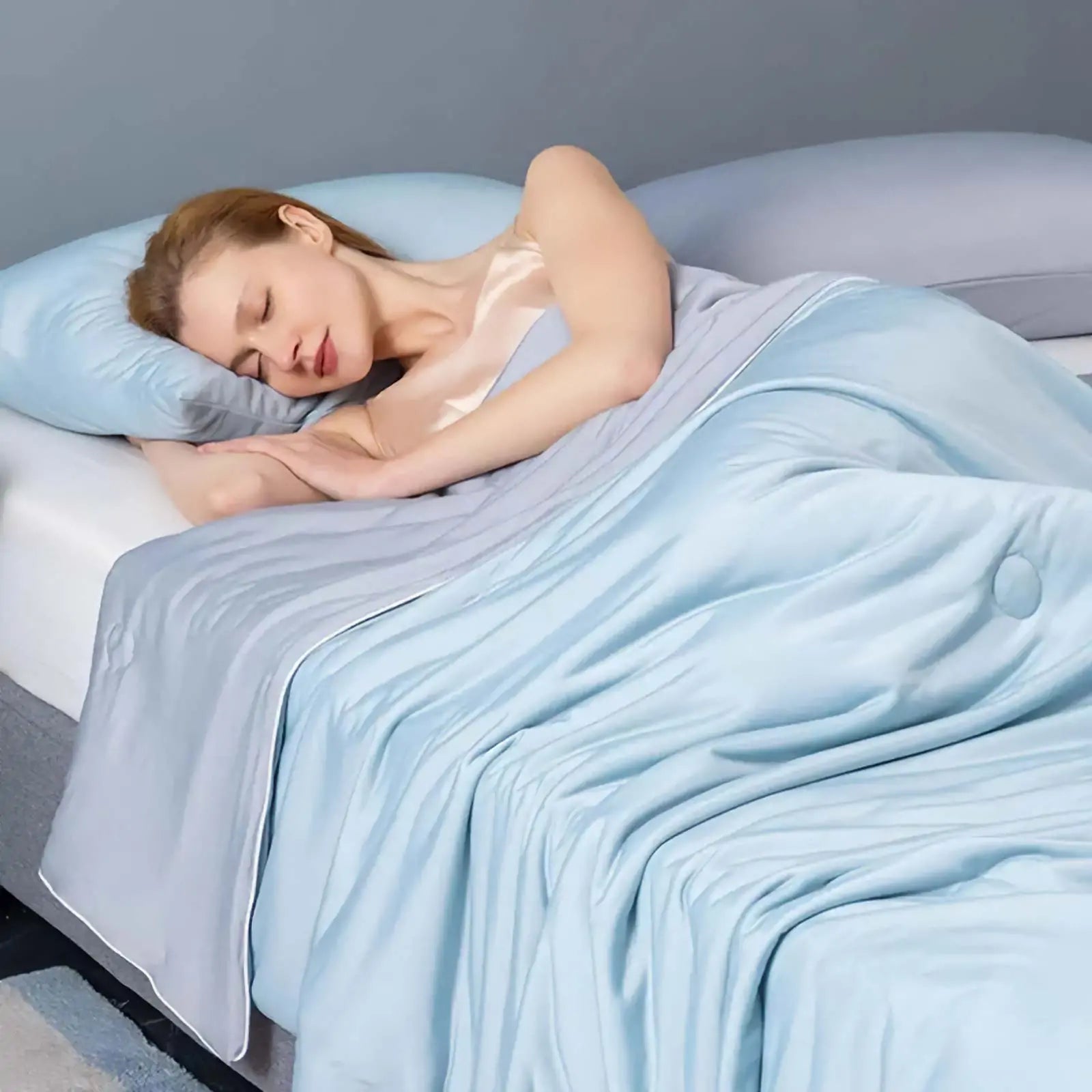 Ultra-Soft Ice Silk Summer Cooling Blanket – Lightweight & Breathable Comforter